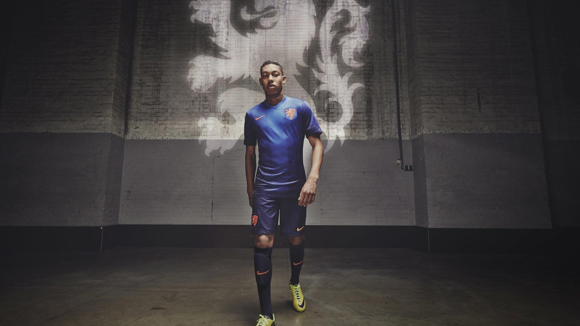 李玮锋，12强赛国足要摆正心态 成为真正的铁军